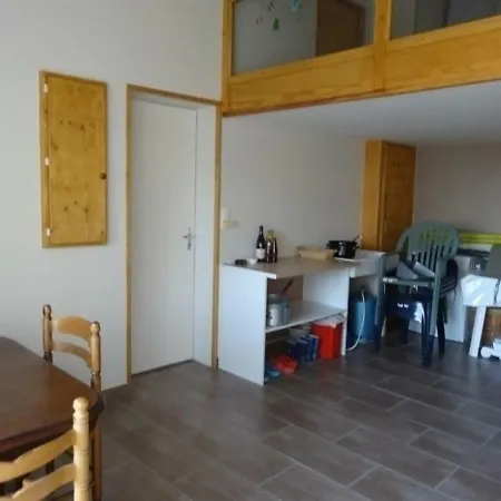 House Agreable Maison Studio Dans Propriete Idealement Placee Proche Plan D'eau Et Commerces